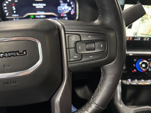 Used 2025 GMC Sierra 2500 Denali Ultimate image 11