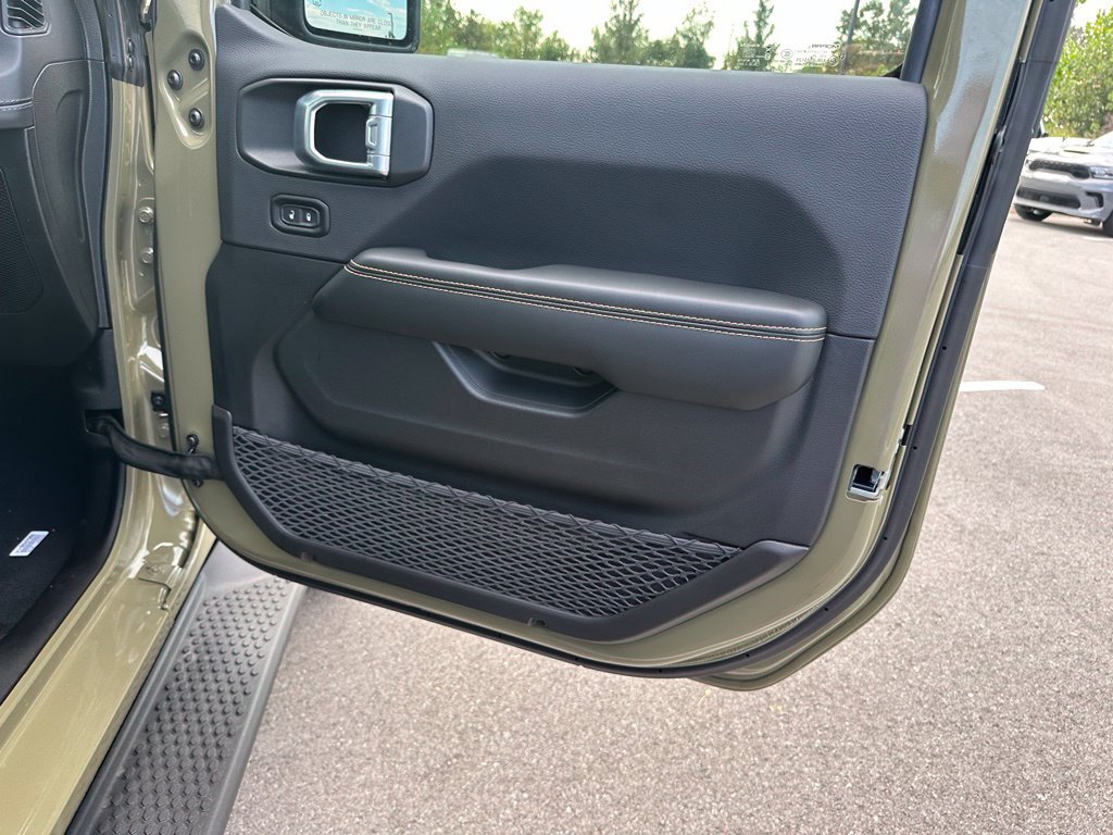 New 2026 Jeep Wrangler Unlimited Sahara AWD/4WD image 19