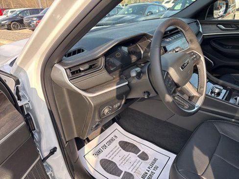 New 2026 Jeep Grand Cherokee Limited Reserve image 16