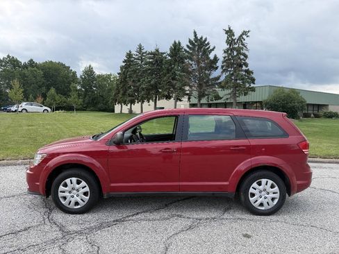 Used 2013 Dodge Journey American Value Package w/ Flexible Seating Group FWD image 2