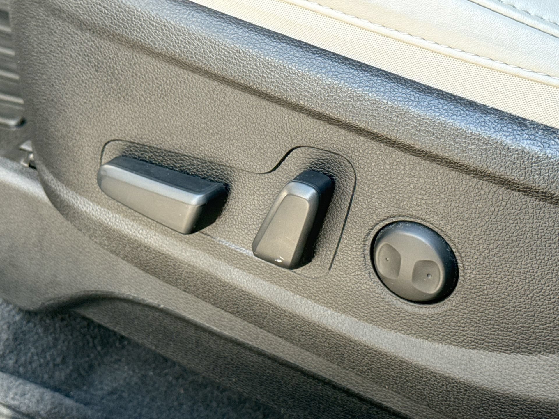 Used 2024 Kia Telluride S w/ S Sunroof Package FWD image 19