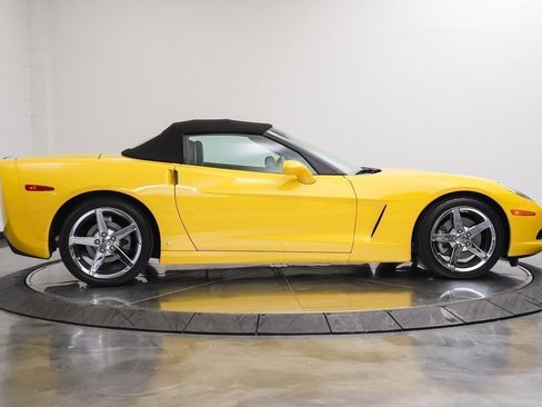 Used 2006 Chevrolet Corvette Convertible w/ Preferred Equipment Group RWD image 11