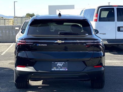 New 2026 Chevrolet Equinox EV LT FWD image 14
