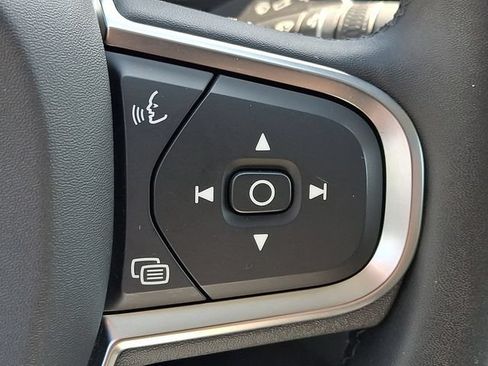 Certified 2023 Volvo XC60 B5 Core AWD/4WD image 24