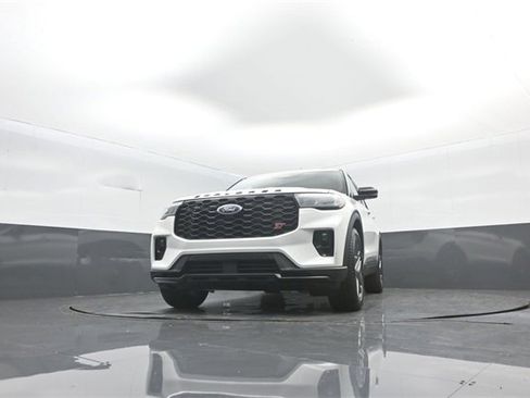 New 2026 Ford Explorer ST w/ Sun And Sound Package image 30