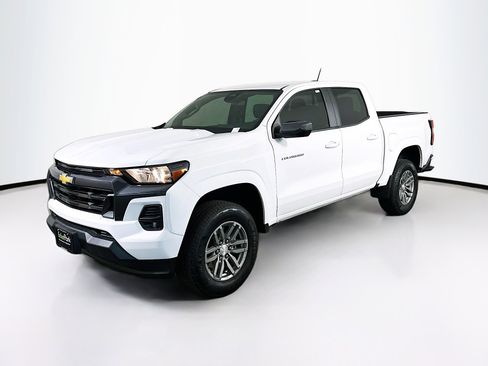 Used 2024 Chevrolet Colorado LT w/ LT Convenience Package image 3