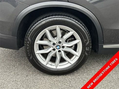 Used 2022 BMW X5 xDrive40i w/ Premium Package image 12