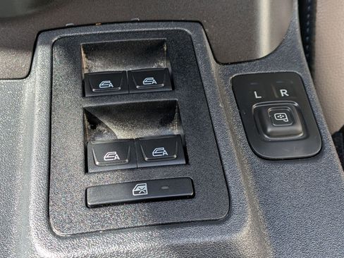 Used 2023 Ford Bronco Wildtrak image 29