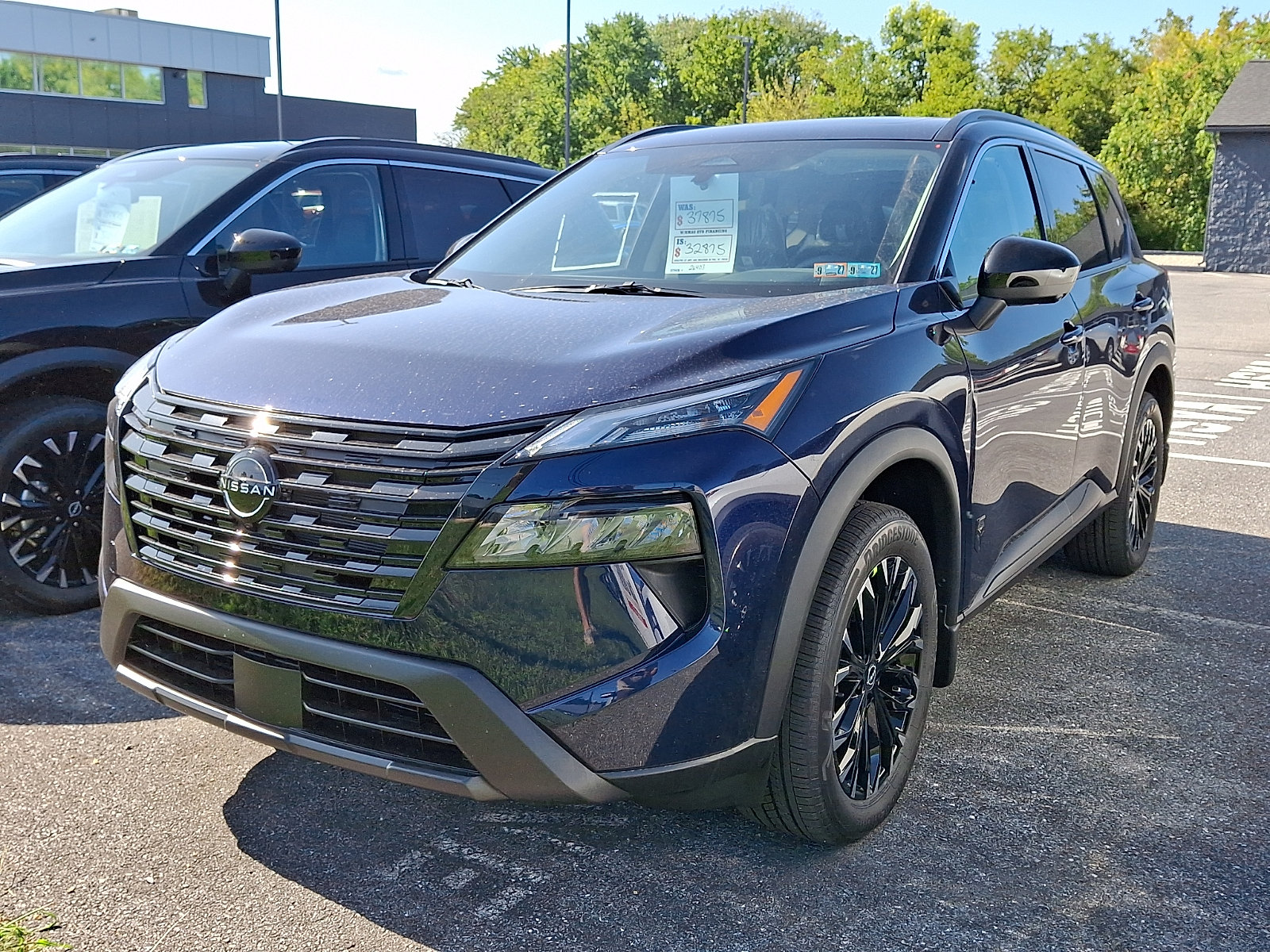 New 2026 Nissan Rogue Dark Armor AWD/4WD image 3
