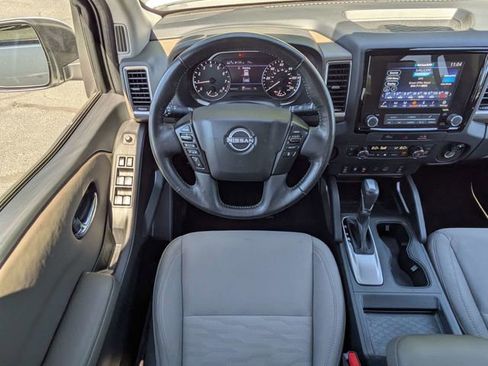 Used 2024 Nissan Frontier SV w/ SV Convenience Package RWD image 17