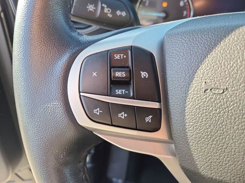 Used 2022 Ford Explorer XLT RWD image 30