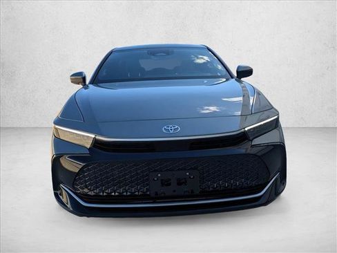 Certified 2023 Toyota Crown Limited image 2