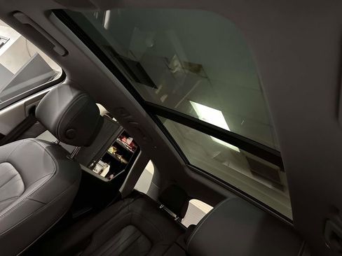 Used 2023 Audi Q5 2.0T Premium w/ Convenience Package image 11