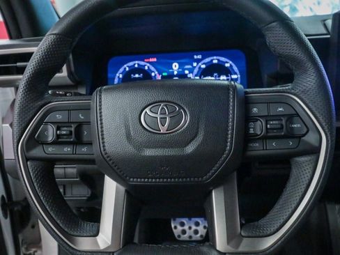 Used 2025 Toyota Tacoma TRD Sport AWD/4WD image 15