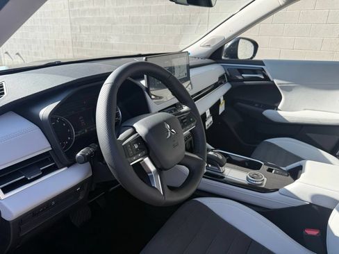 New 2026 Mitsubishi Outlander SE AWD/4WD image 19
