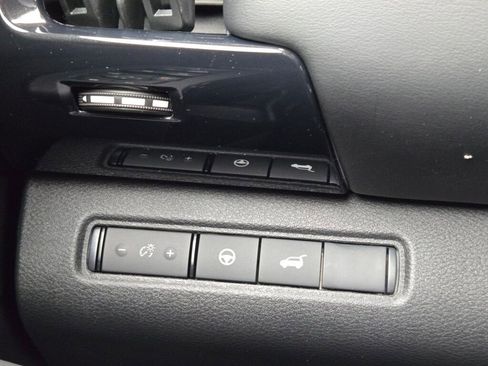 New 2025 Nissan Pathfinder SV image 27