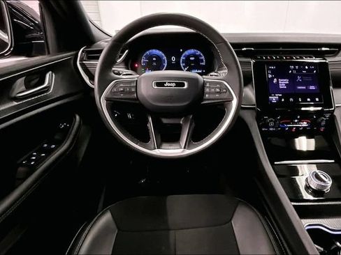 Used 2025 Jeep Grand Cherokee L Laredo AWD/4WD image 6