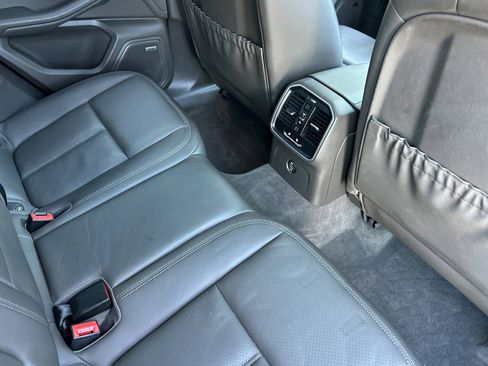 Used 2018 Porsche Macan S image 30