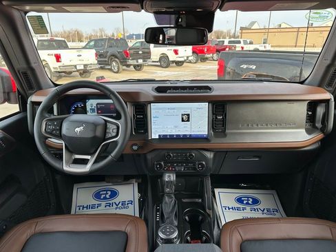 New 2024 Ford Bronco Outer Banks w/ Sasquatch Package image 16