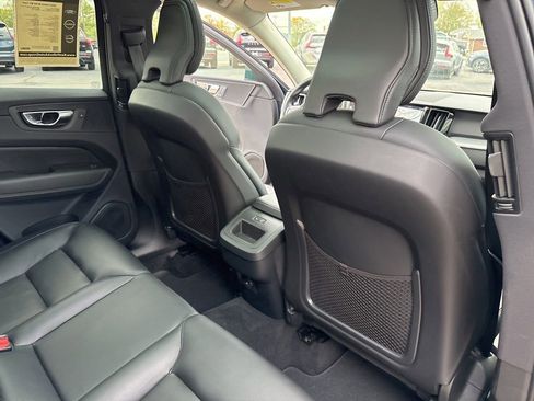 Certified 2023 Volvo XC60 B5 Core w/ Climate Package AWD/4WD image 10