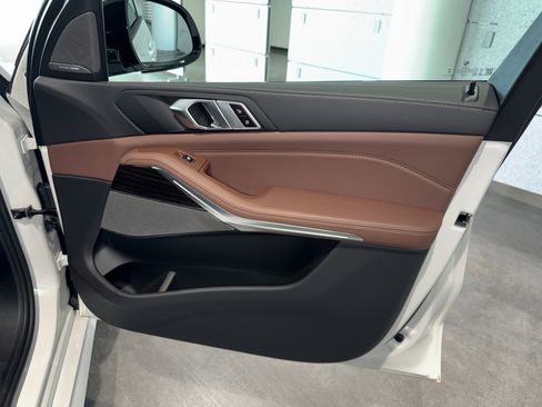 New 2026 BMW X5 sDrive40i w/ M Sport Package image 8