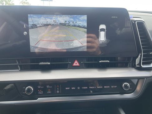 New 2024 Kia Sportage SX image 9