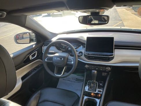 Used 2024 Jeep Compass Limited image 17