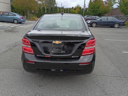 Used 2018 Chevrolet Sonic Premier FWD image 4