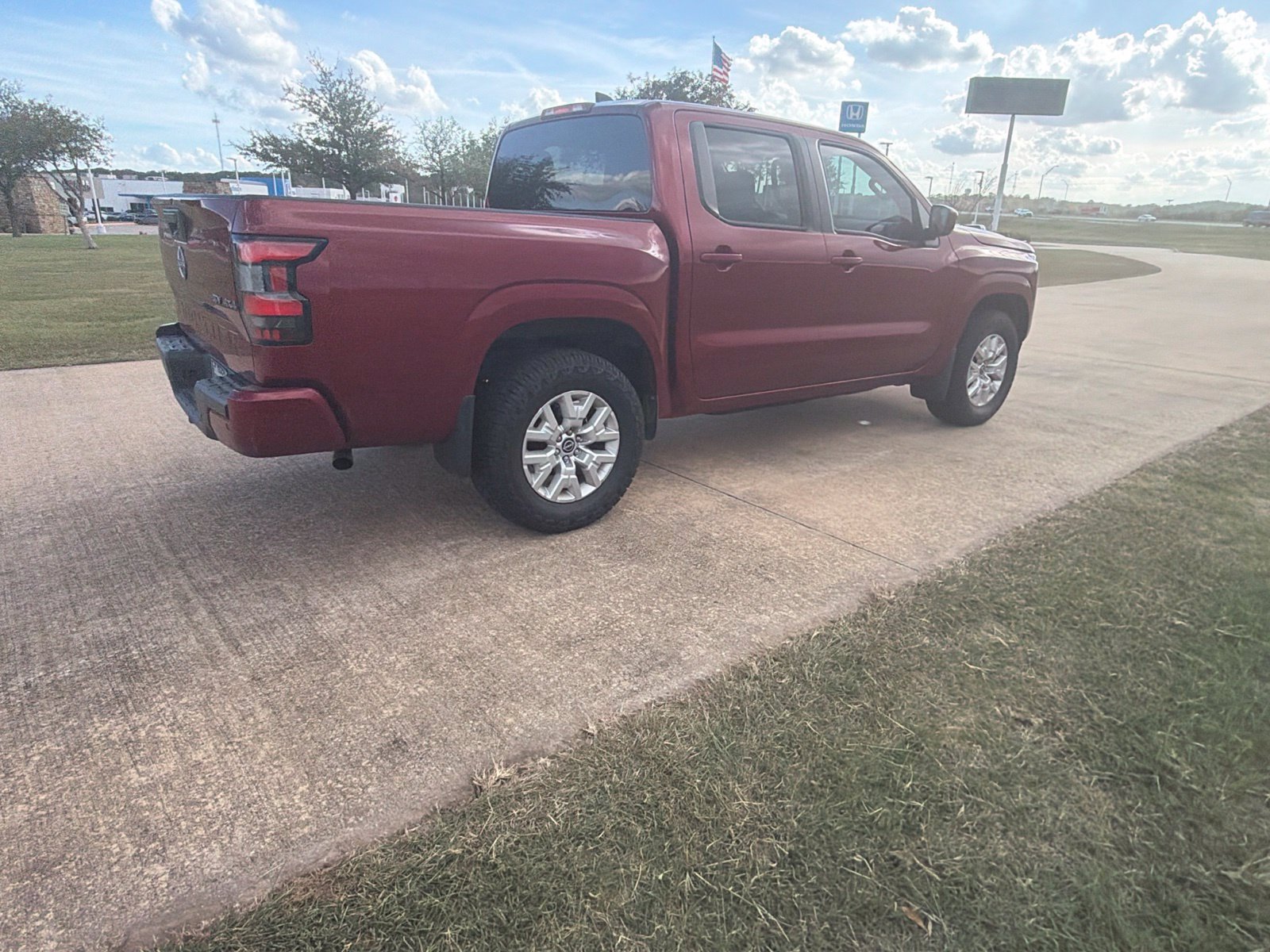Used 2022 Nissan Frontier SV w/ Technology Package AWD/4WD image 10