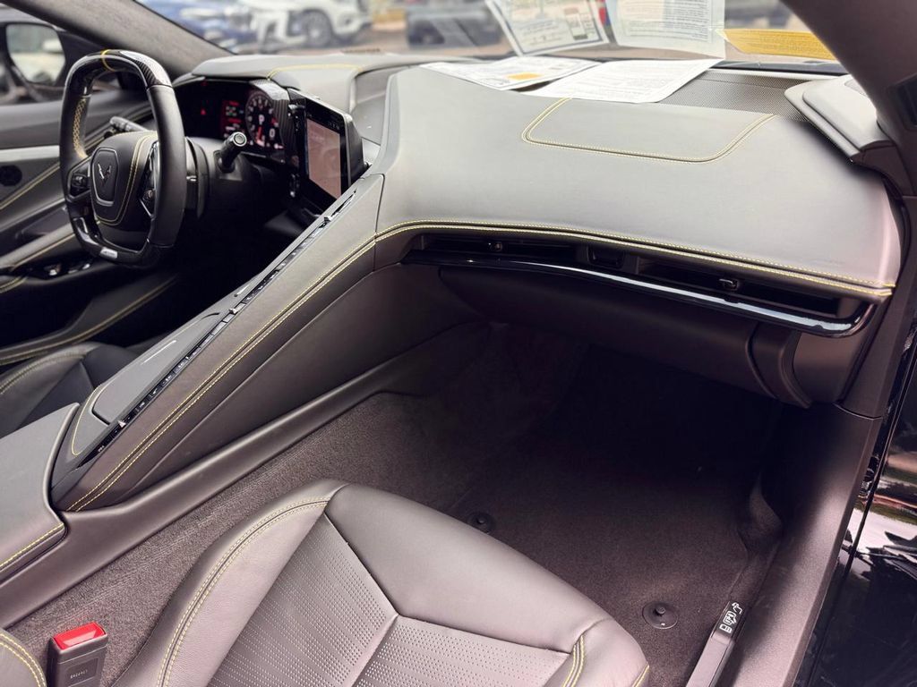 Used 2025 Chevrolet Corvette Z06 w/ Stealth Interior Trim Package RWD image 27