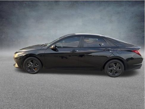Used 2023 Hyundai Elantra SEL FWD image 5