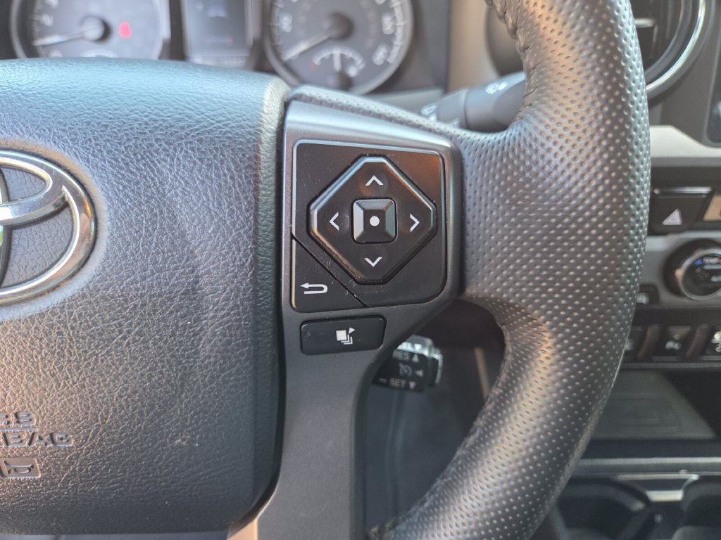 Certified 2017 Toyota Tacoma TRD Sport w/ Premium & Technology Package AWD/4WD image 31