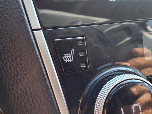 Used 2018 Subaru Outback 3.6R Limited image 22