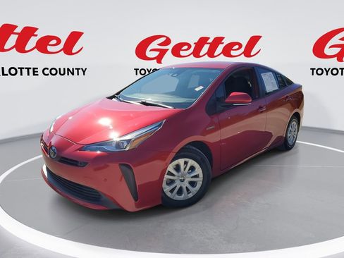 Used 2022 Toyota Prius LE image 1