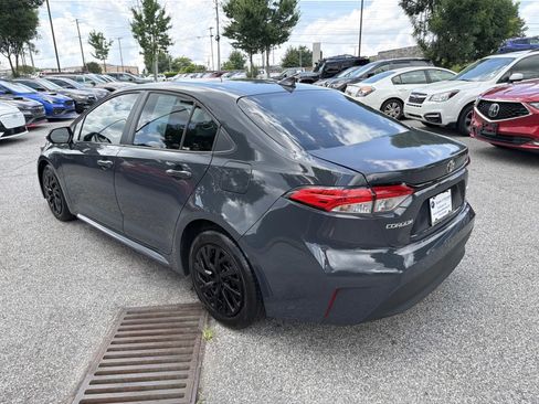 Used 2024 Toyota Corolla LE FWD image 5