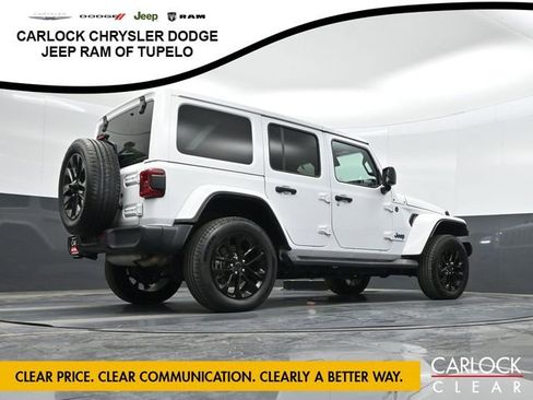 Used 2025 Jeep Wrangler Sahara image 37