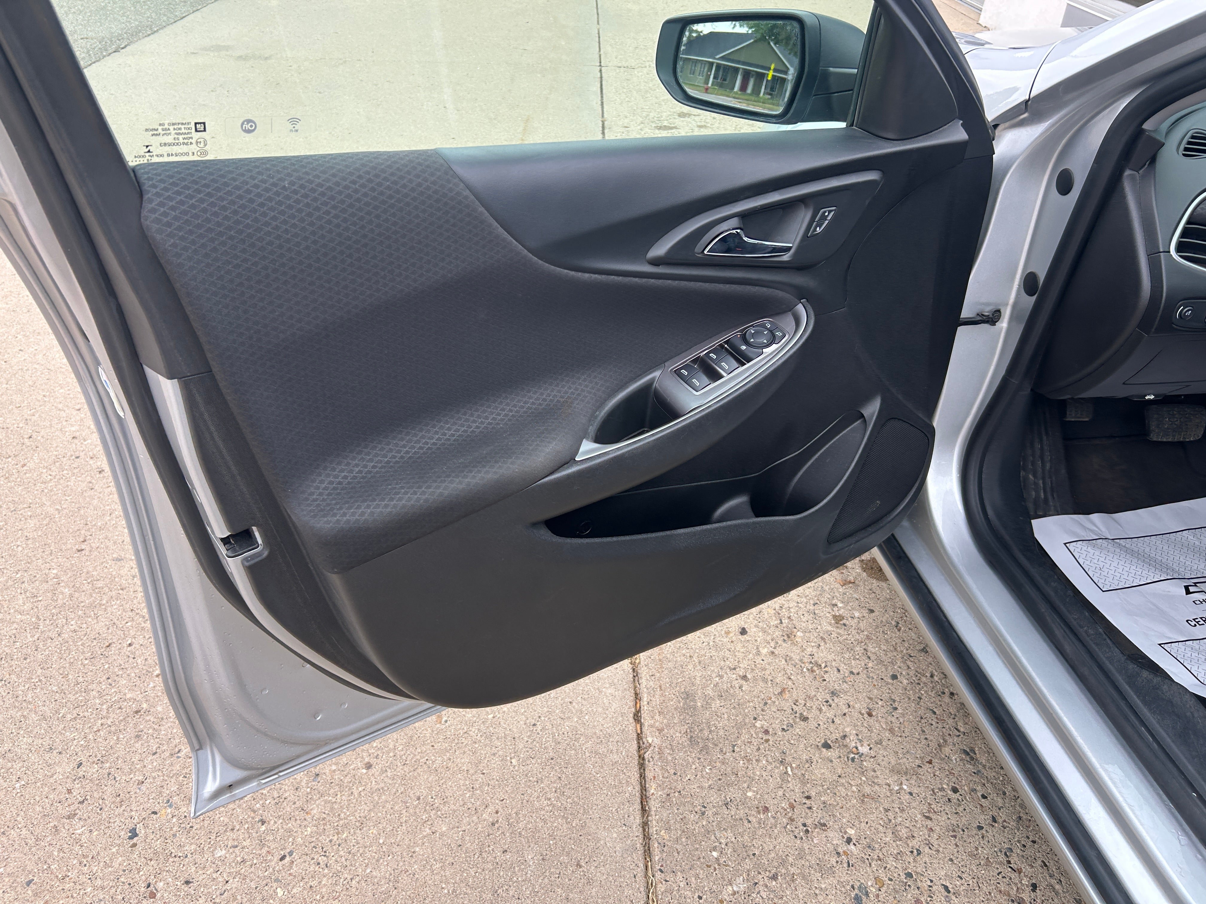 Used 2018 Chevrolet Malibu LS FWD image 13