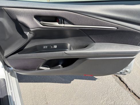 Used 2025 Toyota Camry LE FWD image 27