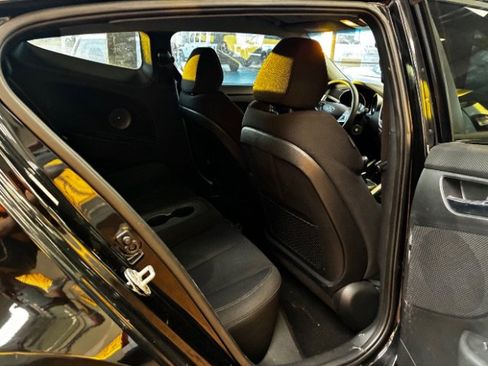 Used 2016 Hyundai Veloster image 31