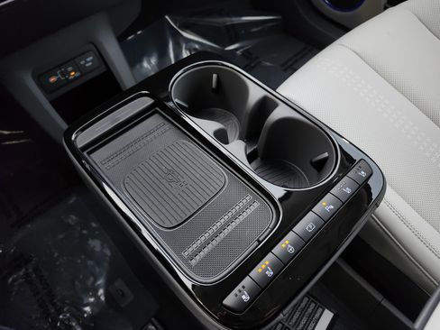 New 2026 Hyundai Ioniq 5 Limited image 8