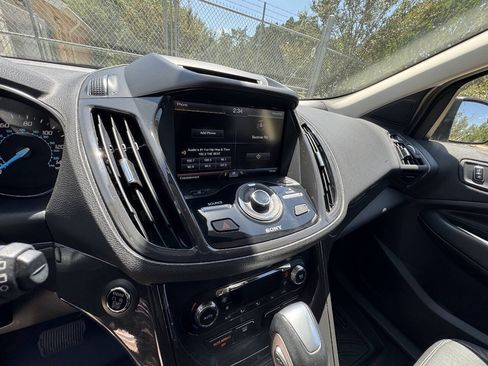 Used 2015 Ford Escape Titanium FWD image 25