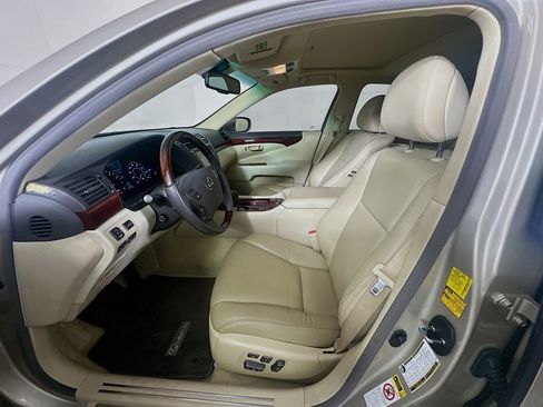 Used 2010 Lexus LS 460 RWD image 13