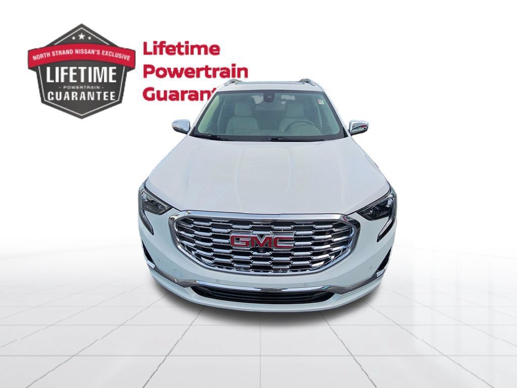 Used 2020 GMC Terrain Denali w/ Denali Premium Package FWD image 4