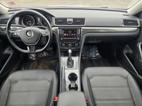 Used 2018 Volkswagen Passat 2.0T SE image 14