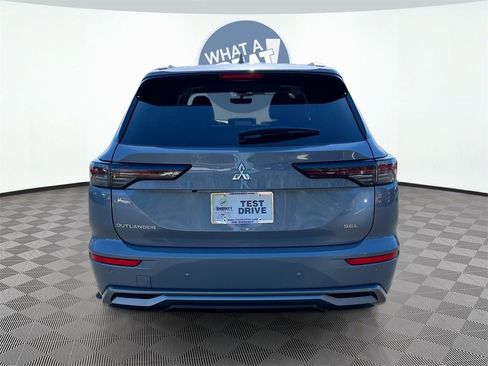 New 2026 Mitsubishi Outlander SEL image 5