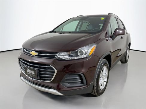 Used 2022 Chevrolet Trax LT w/ LT Convenience Package AWD/4WD image 4