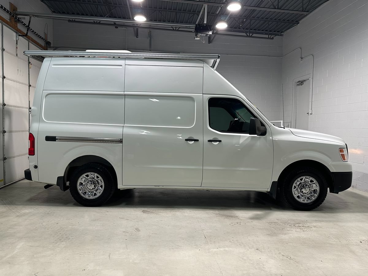 Used 2017 Nissan NV 2500 SV w/ Technology Package RWD image 2