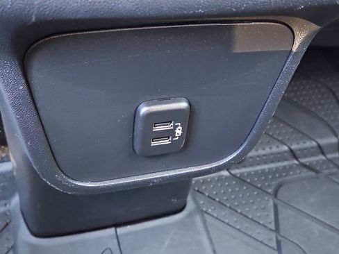 Used 2019 Chevrolet Equinox LT image 19