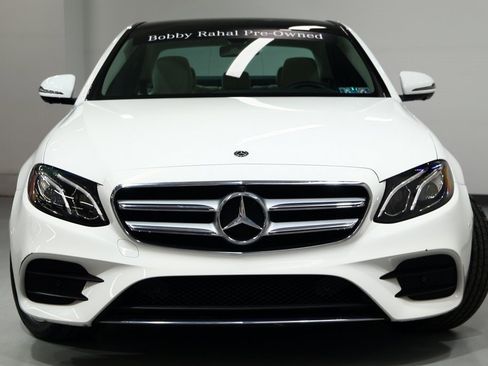 Used 2020 Mercedes-Benz E 350 4MATIC Sedan image 3