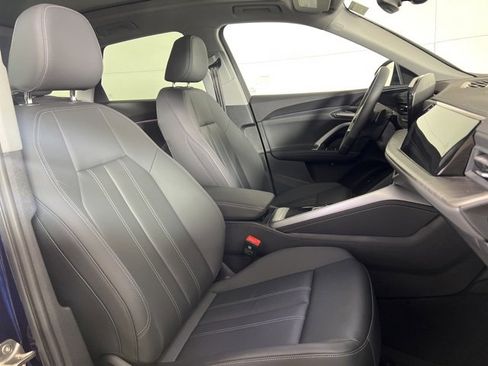 Used 2025 Audi Q5 Premium w/ Convenience Package image 13